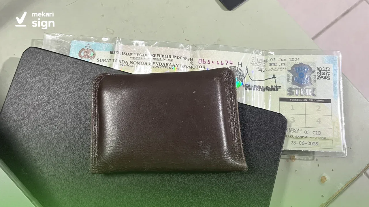 apa itu STNK, cara mengurusnya ketika hilang, cara mengurusnya jika bukan atas nama sendiri, syarat dokumen, dan tips menjaga stnk