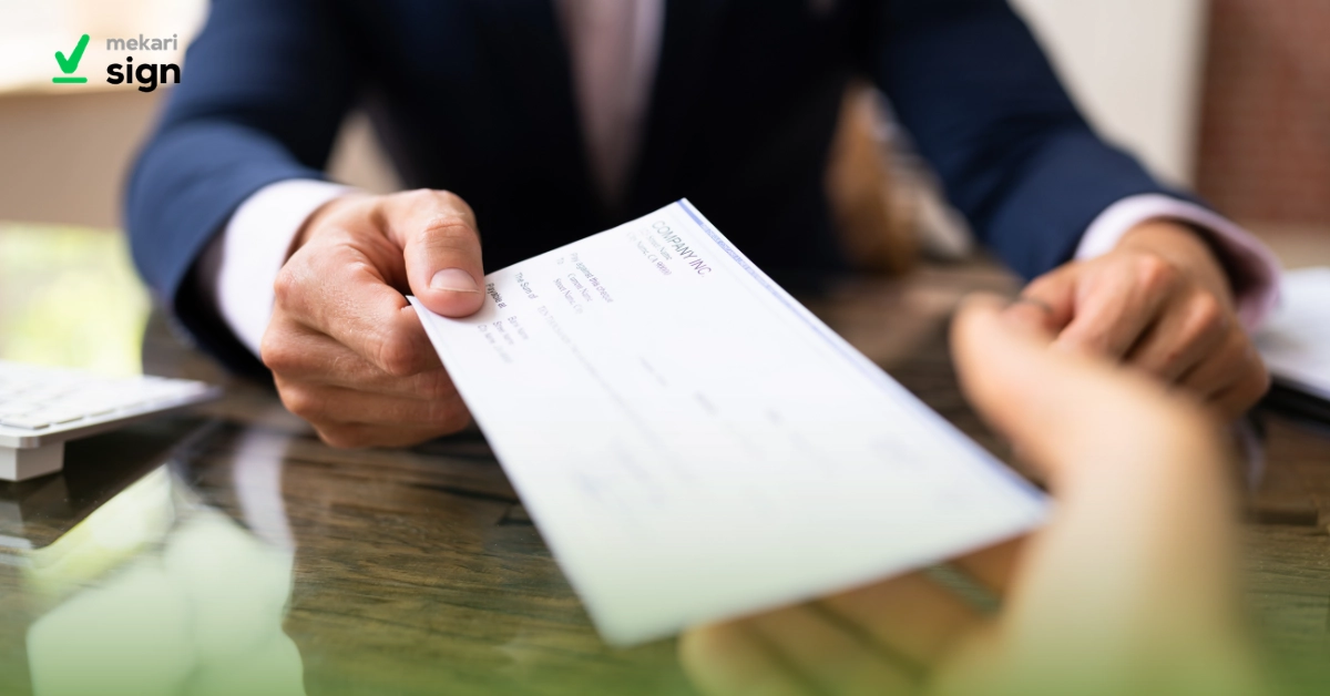 ilustrasi uang kompensasi yang diberikan kepada karyawan atau pihak terdampak