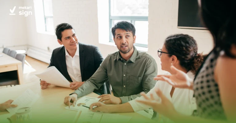 Ilustrasi tentang sekelompok grup sedang melakukan konsolidasi