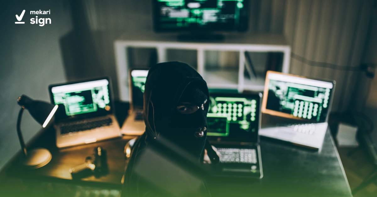 whaling adalah jenis phishing yang mengincar bos (C-level) perusahaan atau jajaran eksekutif lainnya demi mendapat keuntungan finansial atau mencuri data penting perusahaan